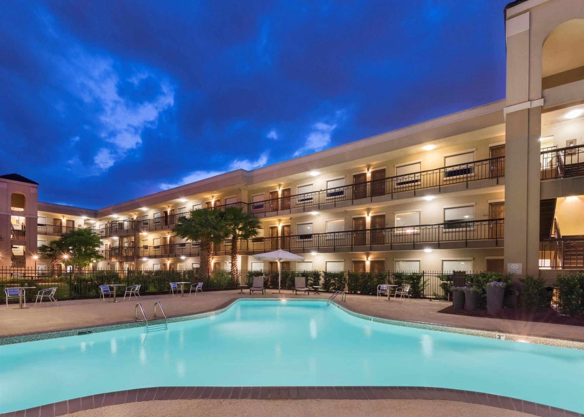 Comfort Suites Baton Rouge South I-10 Exterior foto